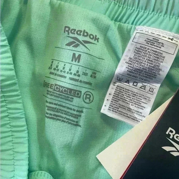 NWT Reebok women’s running shorts beautiful mint green color size M - Picture 6 of 7